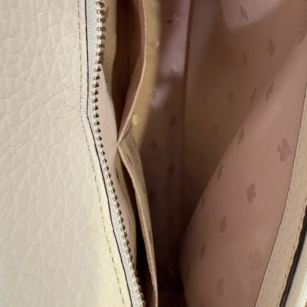 Kate Spade large Leighton satchel ‼️please get rid of it‼️ - Picture 5 of 7